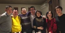 共同为客户庆祝项目交接成功
